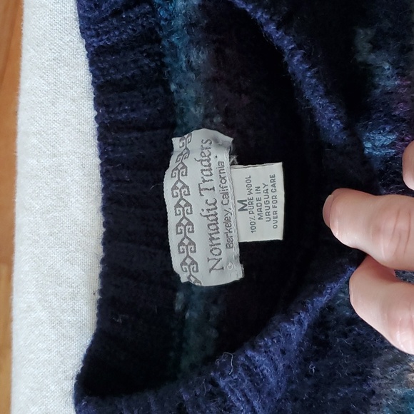3/$25 Vintage Nomadic Traders pure wool sweater - Picture 7 of 9